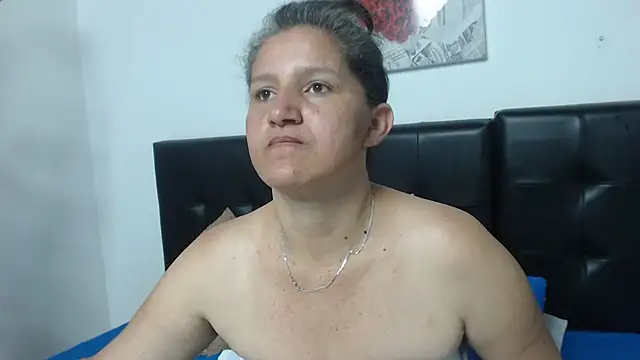 Snapshot of Angelinna_Milf chatting on January 25, 2025, 1:54 am Angelinna Milf online show from January 25, 2025, 1:54 am