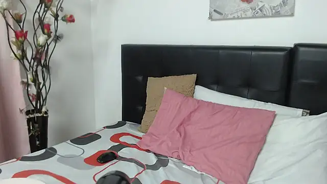 Snapshot of Angelinna_Milf chatting on January 26, 2025, 2:03 am Angelinna Milf online show from January 26, 2025, 2:03 am