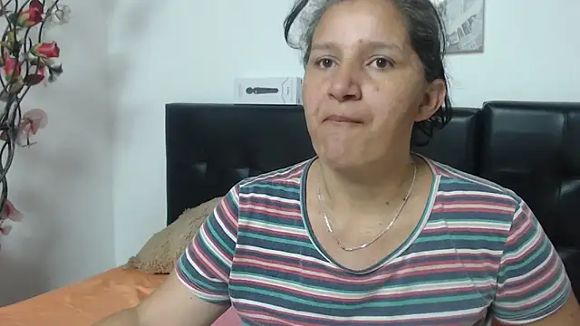 Snapshot of Angelinna_Milf chatting on February 7, 2025, 2:19 am Angelinna Milf online show from February 7, 2025, 2:19 am