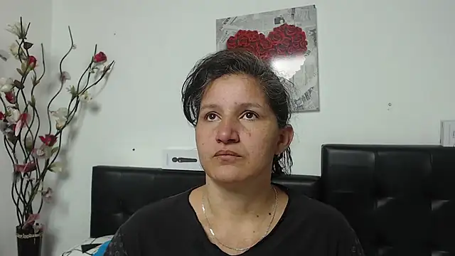 Snapshot of Angelinna_Milf chatting on February 18, 2025, 2:27 am Angelinna Milf online show from February 18, 2025, 2:27 am