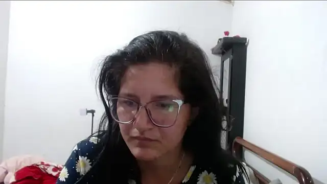 Snapshot of Angelinna_Milf chatting on September 18, 2025, 8:00 pm Angelinna Milf online show from September 18, 2025, 8:00 pm