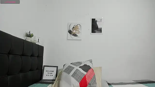 RoddyRich11 online show from January 17, 2025, 12:42 pm