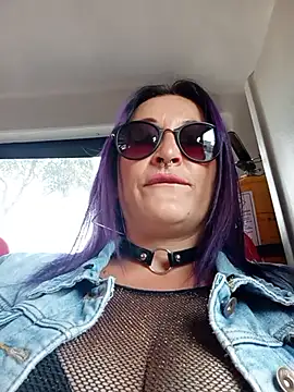 sophie banger online show from April 14, 2026, 6:25 pm