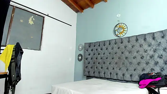 jhonjairo85  online show from March 14, 2025, 10:07 am