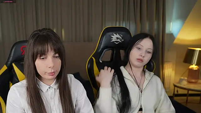 Alisa054 online show from March 19, 2025, 3:51 pm