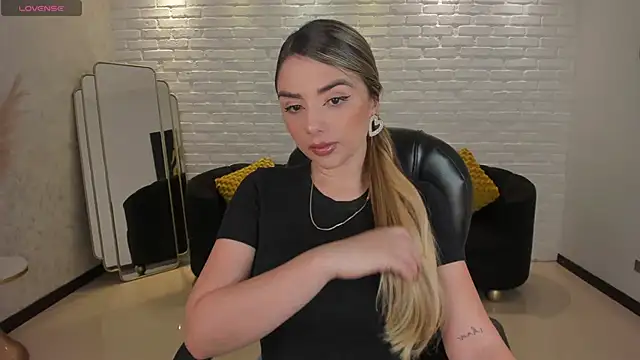 ChloePreston  online show from January 6, 2025, 10:35 am