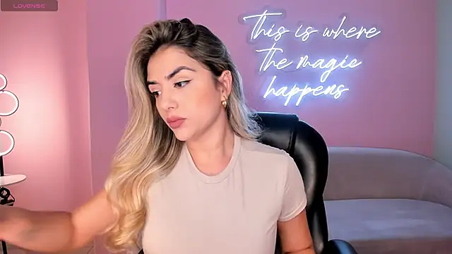 ChloePreston  online show from March 18, 2026, 11:46 am