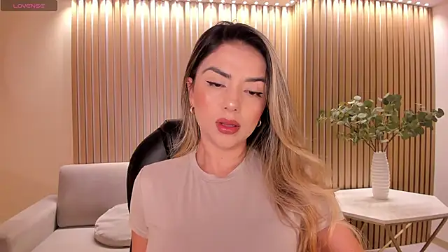 ChloePreston  online show from June 12, 2026, 11:09 am