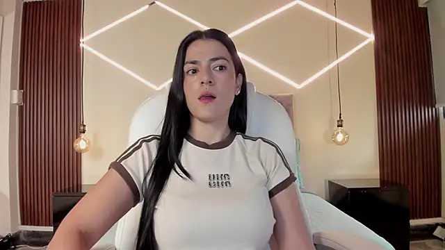 BellaClaiir online show from March 12, 2026, 2:45 pm