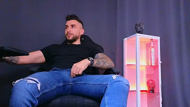 MightyAaron66 online show from February 20, 2025, 9:55 am