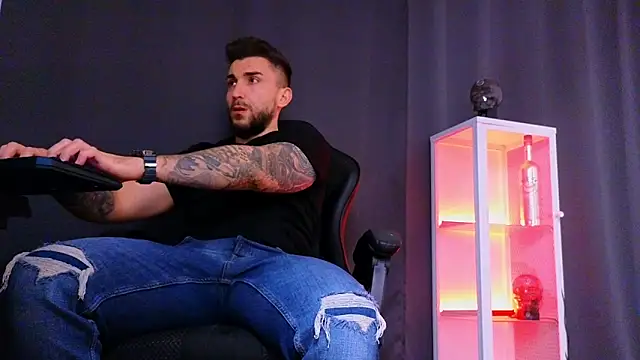 MightyAaron66 online show from March 2, 2025, 11:20 pm