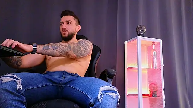 MightyAaron66 online show from March 10, 2025, 8:37 am