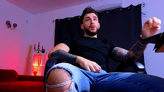 MightyAaron66 online show from November 4, 2025, 4:22 am