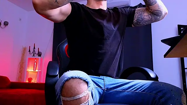 MightyAaron66 online show from November 18, 2025, 3:01 am