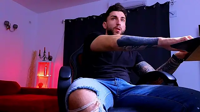 MightyAaron66 online show from November 19, 2025, 4:01 am