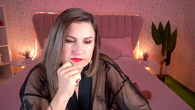 KiraRoxx online show from February 18, 2026, 6:04 pm