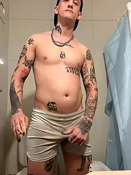 Snapshot of FakkaKaine_ chatting on October 11, 2025, 7:40 am FakkaKaine  online show from October 11, 2025, 7:40 am