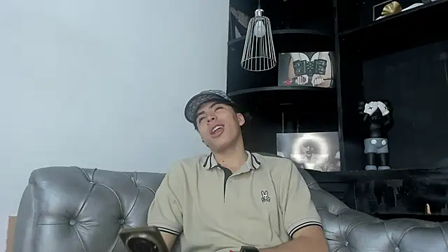 HeellBoy  online show from November 16, 2025, 2:28 am