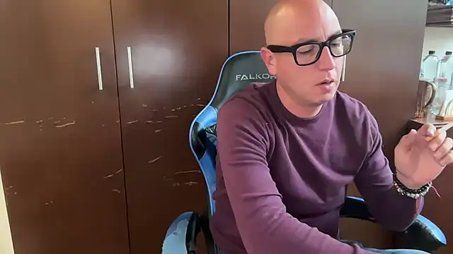 alanan881 online show from February 4, 2026, 11:31 pm