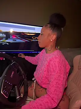 CrownedNyaries online show from March 11, 2025, 12:17 pm