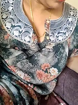 Snapshot of samitasharma chatting on February 20, 2026, 6:26 am samitasharma online show from February 20, 2026, 6:26 am