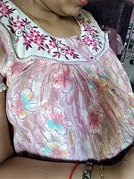 Snapshot of samitasharma chatting on February 24, 2026, 5:27 am samitasharma online show from February 24, 2026, 5:27 am