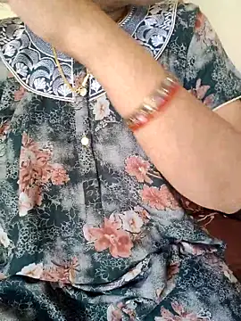 Snapshot of samitasharma chatting on February 26, 2026, 4:33 am samitasharma online show from February 26, 2026, 4:33 am