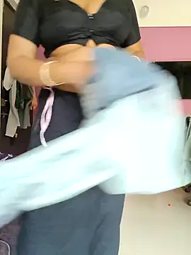 Snapshot of samitasharma chatting on March 27, 2026, 4:51 am samitasharma online show from March 27, 2026, 4:51 am