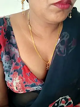 Snapshot of samitasharma chatting on April 4, 2026, 3:49 am samitasharma online show from April 4, 2026, 3:49 am