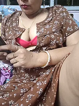 Snapshot of samitasharma chatting on April 10, 2026, 3:28 pm samitasharma online show from April 10, 2026, 3:28 pm