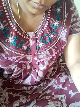 Snapshot of samitasharma chatting on June 26, 2026, 5:23 am samitasharma online show from June 26, 2026, 5:23 am