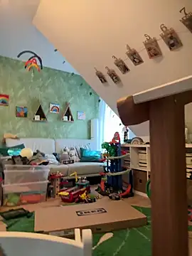 Snapshot of rundum40 chatting on December 7, 2024, 10:01 am rundum40 online show from December 7, 2024, 10:01 am