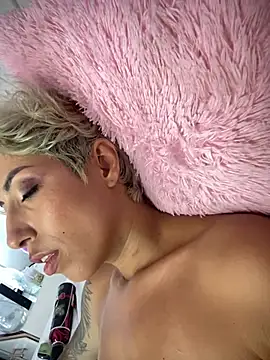 Snapshot of MONSYHOT1 chatting on February 1, 2025, 12:29 am MONSYHOT1 online show from February 1, 2025, 12:29 am