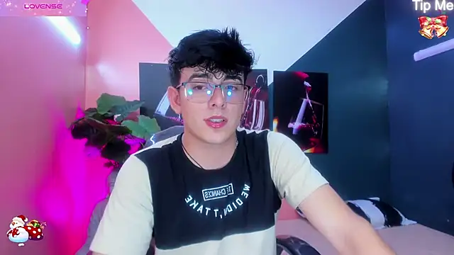 nolan twink1 online show from December 13, 2024, 10:19 am