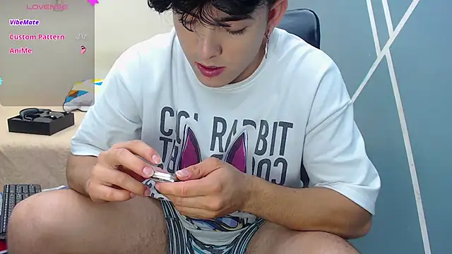 nolan twink1 online show from March 8, 2025, 8:46 pm