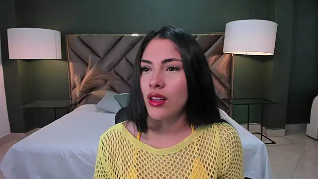 Snapshot of Mia_Elowen chatting on March 7, 2025, 9:06 pm Mia Elowen online show from March 7, 2025, 9:06 pm