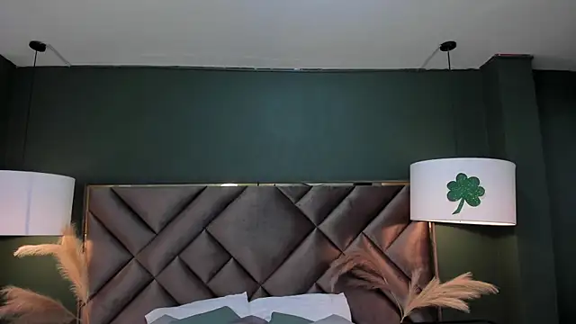 Snapshot of Mia_Elowen chatting on March 14, 2025, 10:27 pm Mia Elowen online show from March 14, 2025, 10:27 pm