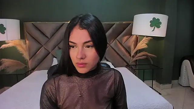 Snapshot of Mia_Elowen chatting on March 15, 2025, 10:44 pm Mia Elowen online show from March 15, 2025, 10:44 pm