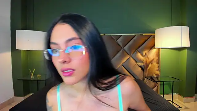 Snapshot of Mia_Elowen chatting on October 3, 2025, 9:23 pm Mia Elowen online show from October 3, 2025, 9:23 pm