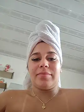 LaurenWelly  online show from December 17, 2025, 8:26 pm