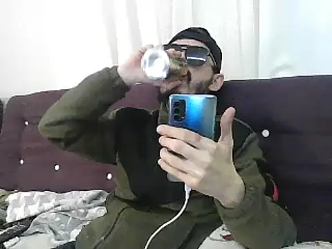 Snapshot of kallaviz chatting on December 15, 2025, 6:12 pm kallaviz online show from December 15, 2025, 6:12 pm