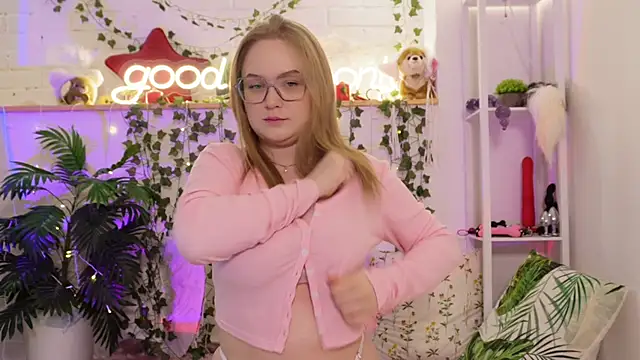 Snapshot of MonicaAsis chatting on February 12, 2026, 6:14 pm MonicaAsis online show from February 12, 2026, 6:14 pm