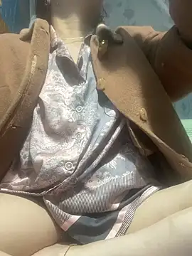 Snapshot of Cesywet chatting on February 25, 2025, 12:03 am Cesywet online show from February 25, 2025, 12:03 am