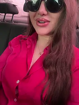 Elinatiranda online show from May 15, 2026, 2:13 pm