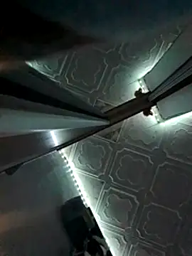 Rowena Vonnie online show from December 5, 2025, 5:38 am