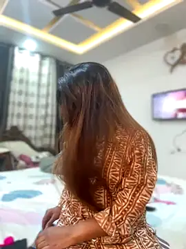 Hotty-Sana online show from November 17, 2025, 4:57 pm