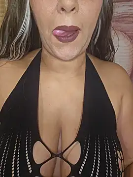 Foxlady2271 online show from December 14, 2024, 11:56 pm