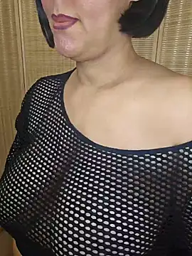 Foxlady2271 online show from December 19, 2024, 10:32 pm