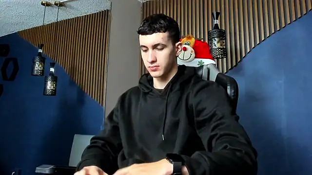 Snapshot of JacksonOlsenn chatting on January 7, 2025, 12:09 pm JacksonOlsenn online show from January 7, 2025, 12:09 pm