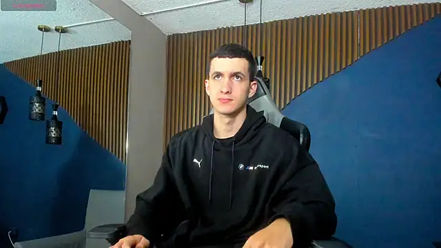 Snapshot of JacksonOlsenn chatting on January 27, 2025, 12:16 pm JacksonOlsenn online show from January 27, 2025, 12:16 pm